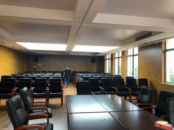 2_resize.jpg 2_resize.jpg